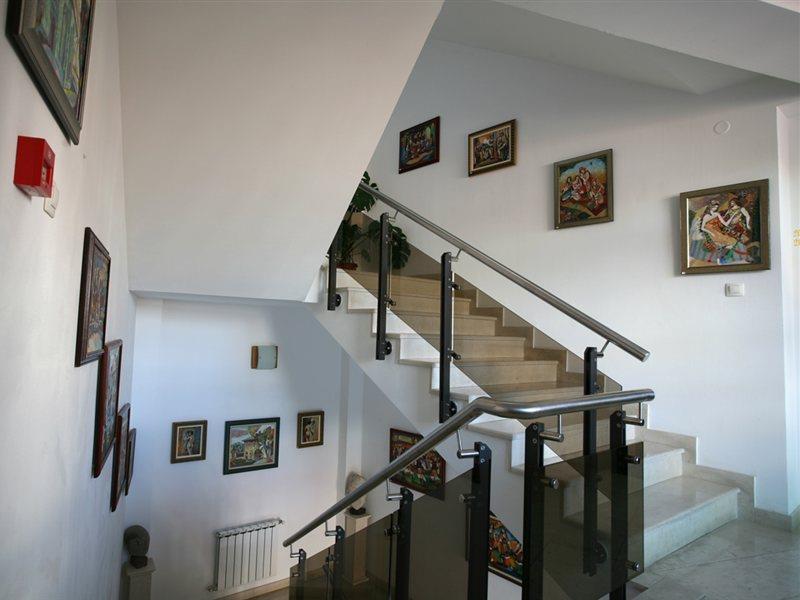 Family Art Hotel Gallery Pleven Exteriör bild